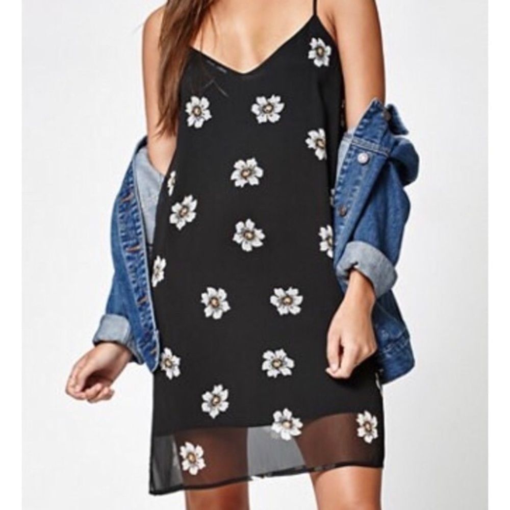 Kendall & Kylie Daisy Print Dress - Size XS‎